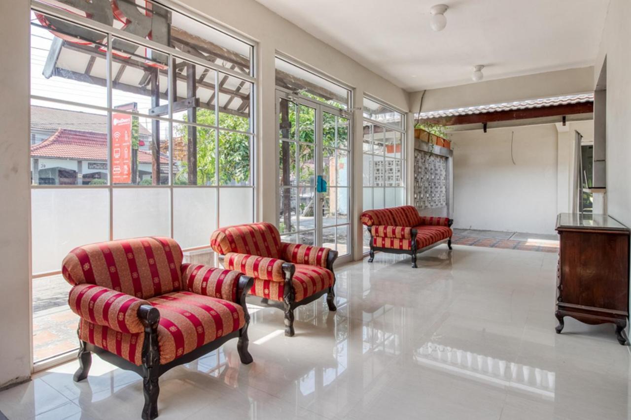فندق Reddoorz Near Malioboro Tugu Station Jogja 2 يوغياكارتا المظهر الخارجي الصورة